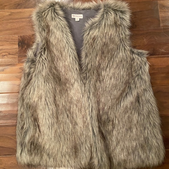 Vest - Picture 1 of 2